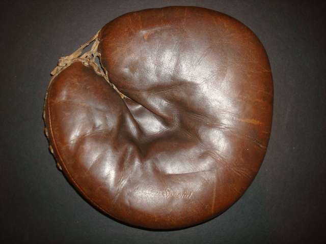 Babe Ruth Reach Home Run Special Catchers Mitt Front